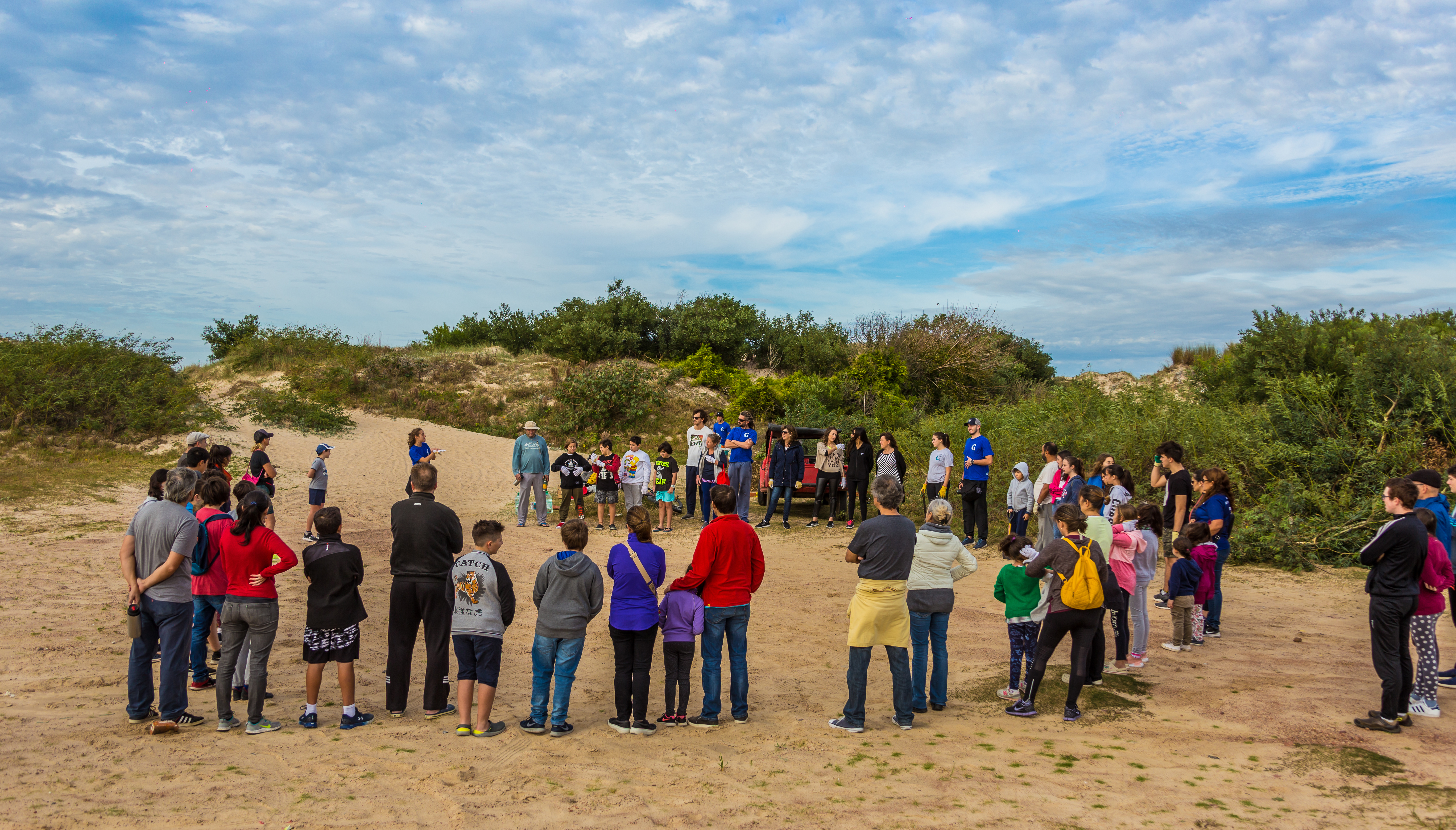 Jornadas comunitarias de restauración de dunas costeras. Canelones, Uruguay - Flavio Scasso